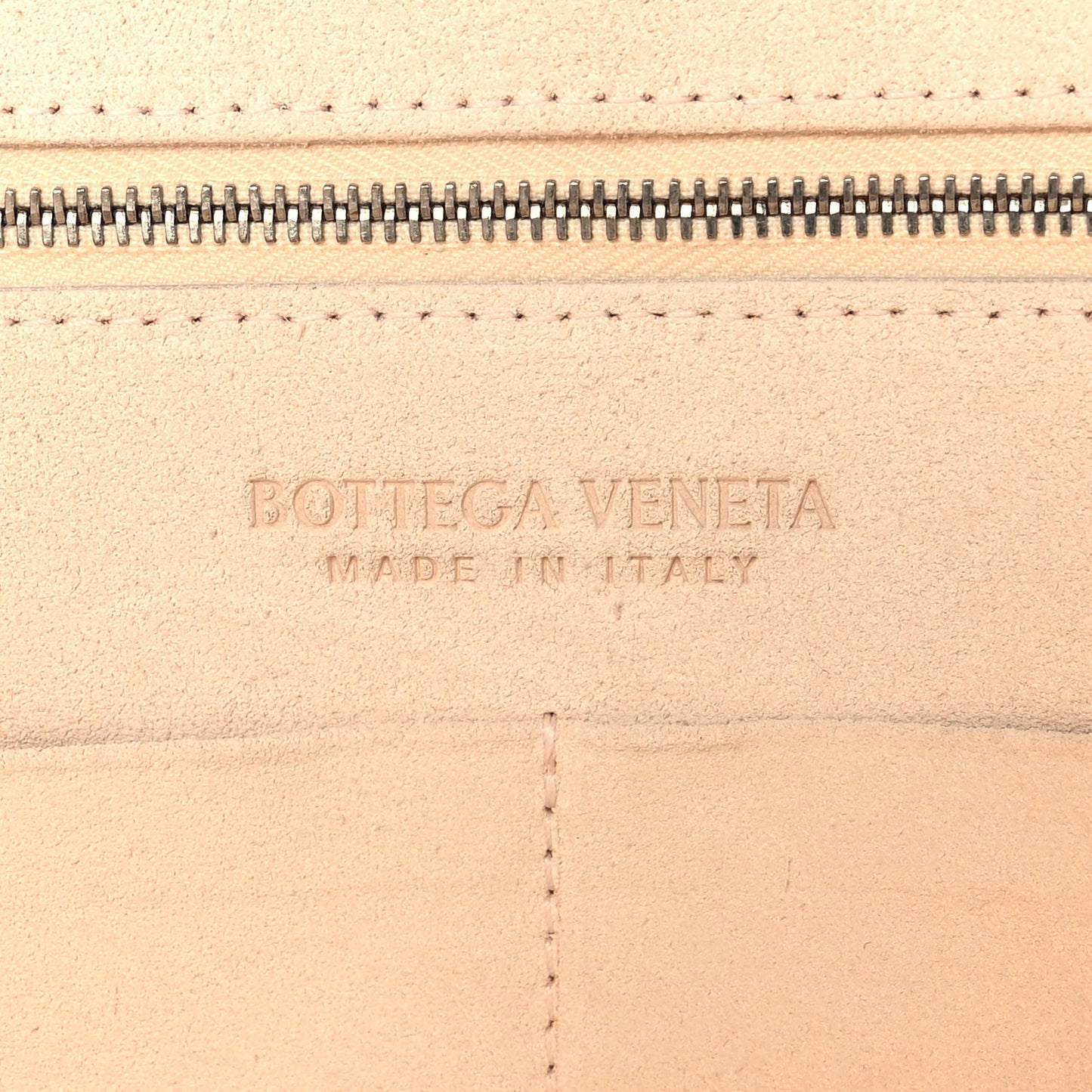 Buffalo Maxi Intrecciato Arco Tool Tote Powder
