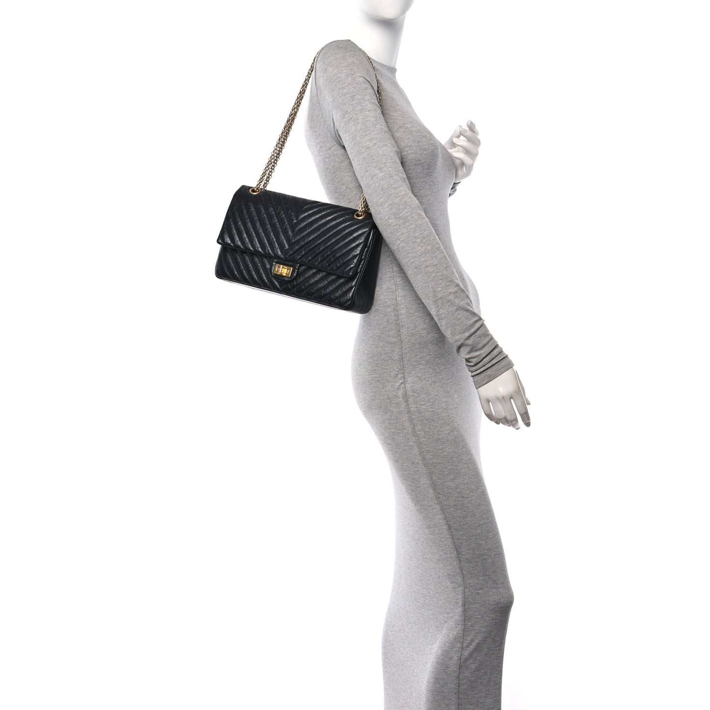 Aged Calfskin Chevron Quilted 2.55 Reissue 226 Flap Black