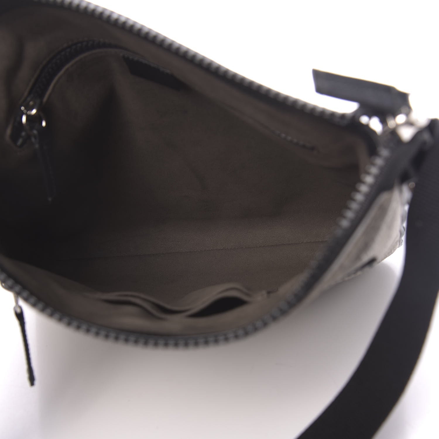 Gucci GG Supreme Monogram Flat Messenger Bag Black 5 of 10