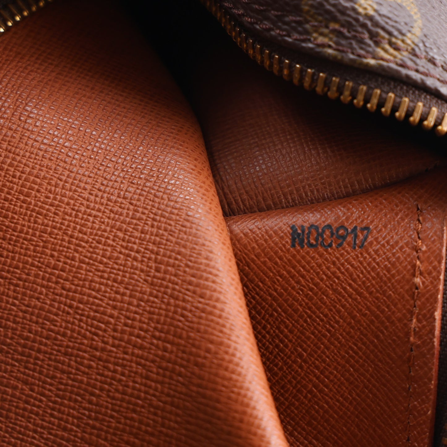 Monogram Papillon 26