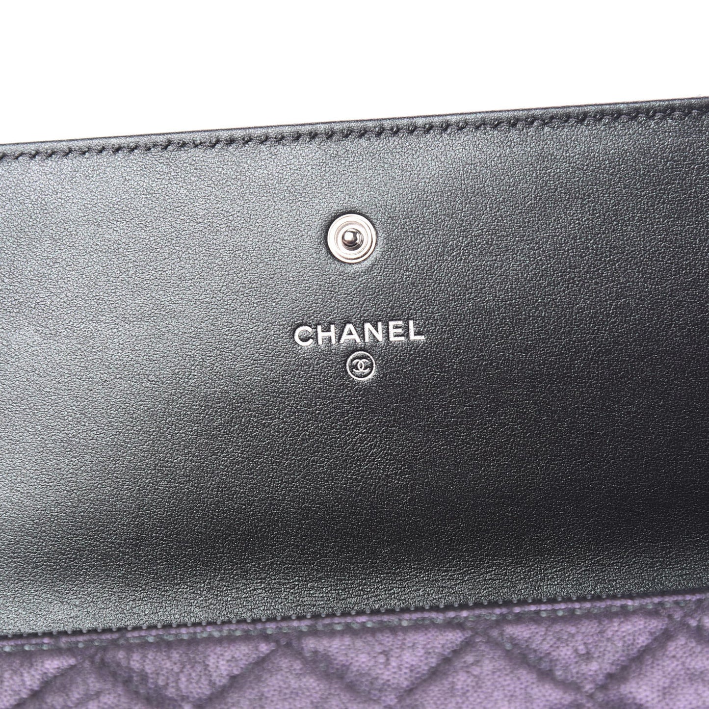 Iridescent Caviar Quilted Classic Pouch Clutch Black