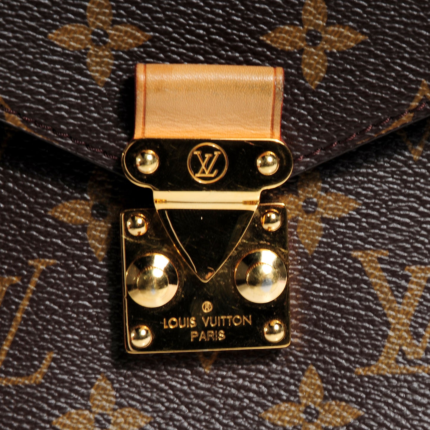 Monogram Metis