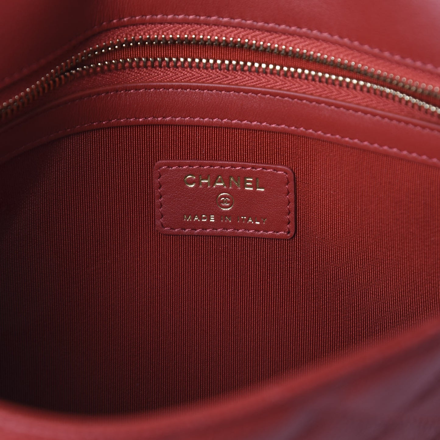 Caviar Quilted Filigree Flap Pouch Red