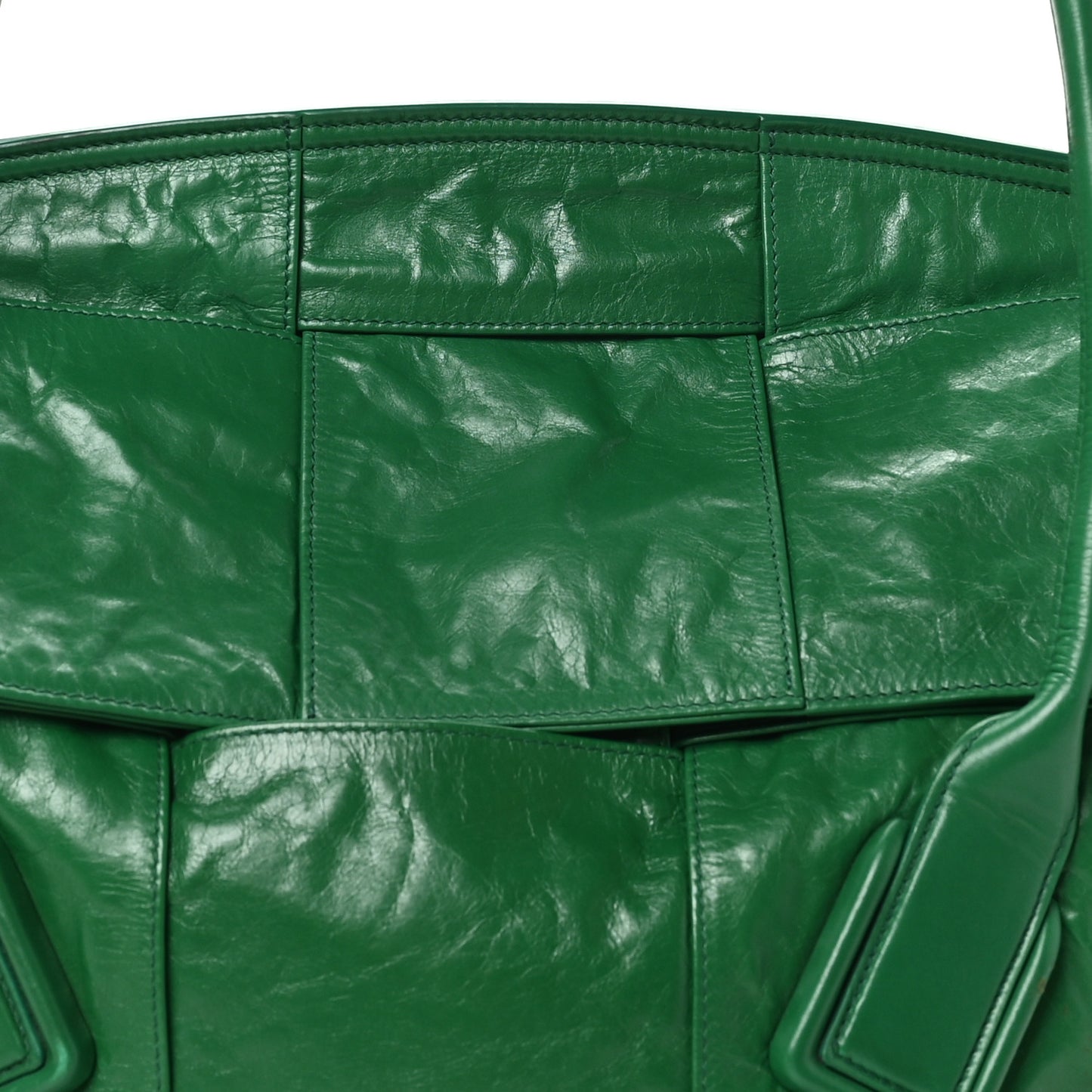 Paper Calfskin Maxi Intrecciato Medium Arco Slouch Racing Green