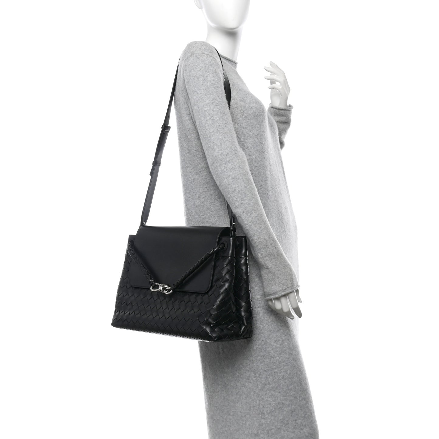 Calfskin Intrecciato Medium Andiamo Messenger Bag Black