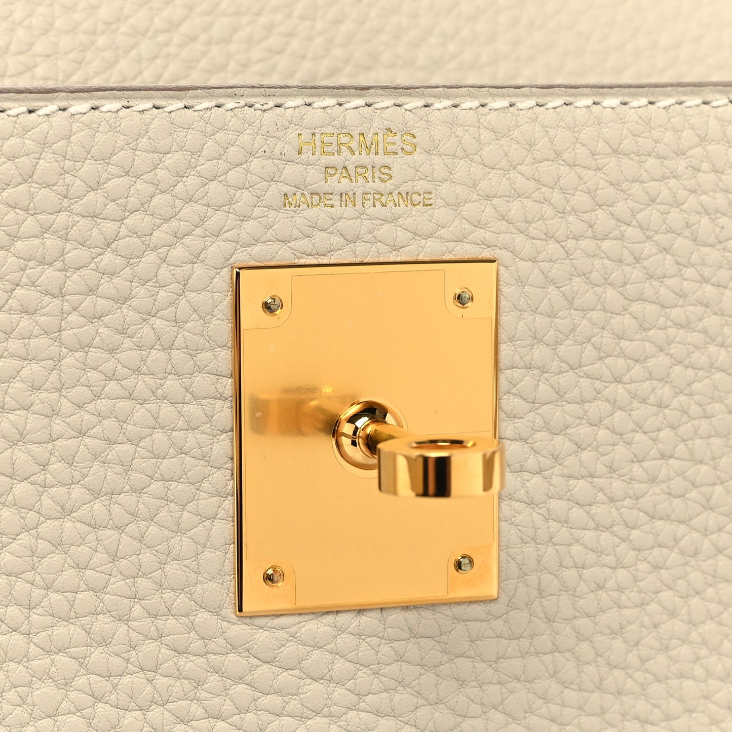 Togo Kelly Retourne 28 Craie