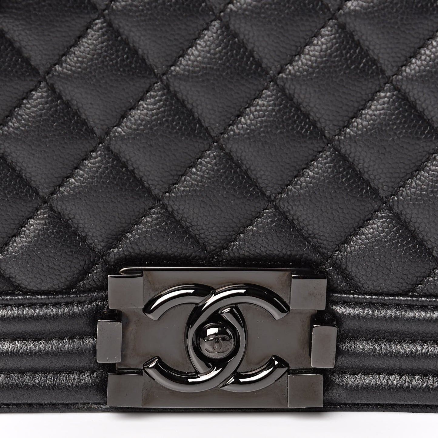 Caviar Quilted Medium Boy Flap So Black