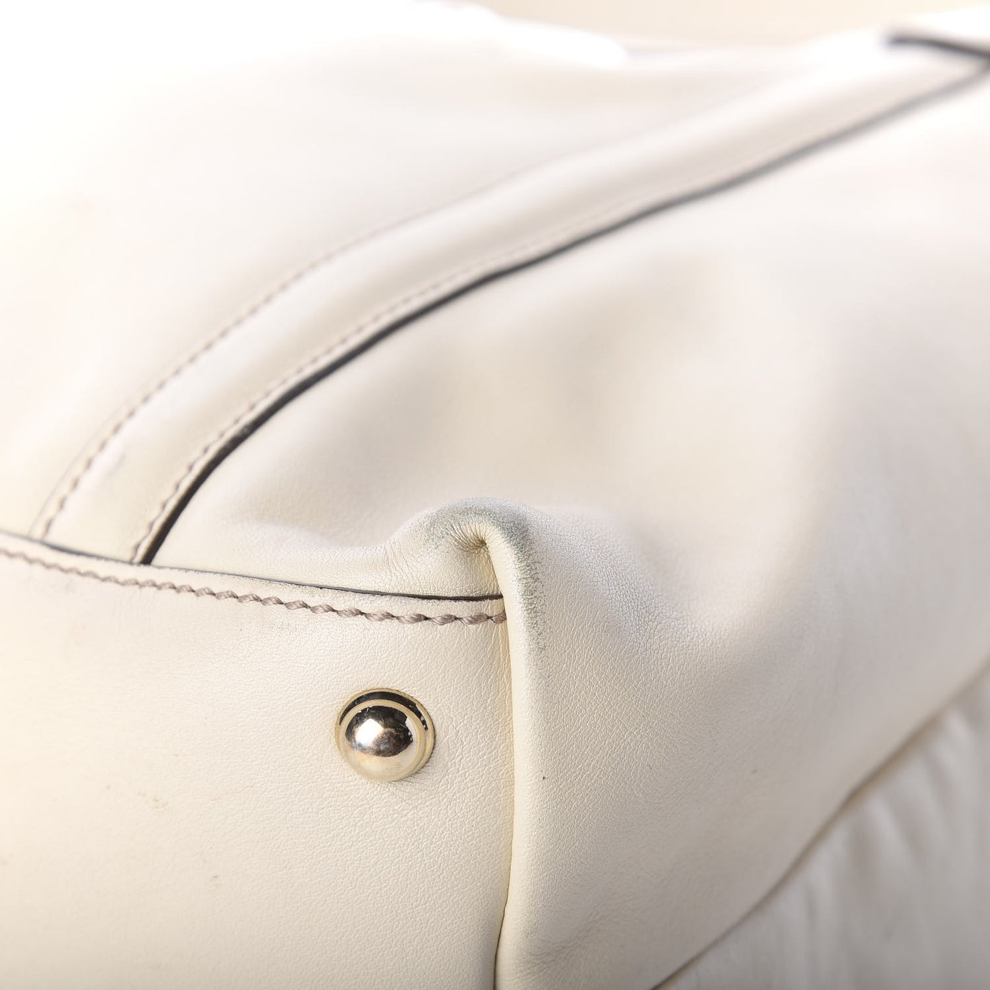 Calfskin Medium Britt Hobo Off White