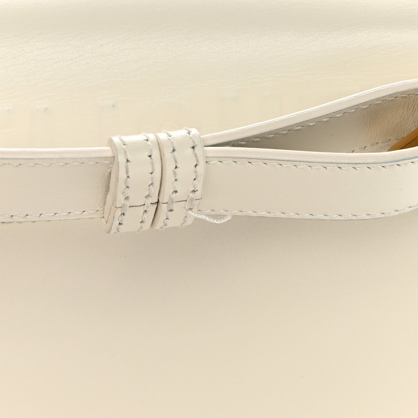 Box Calfskin Medium Bobby Flap Latte