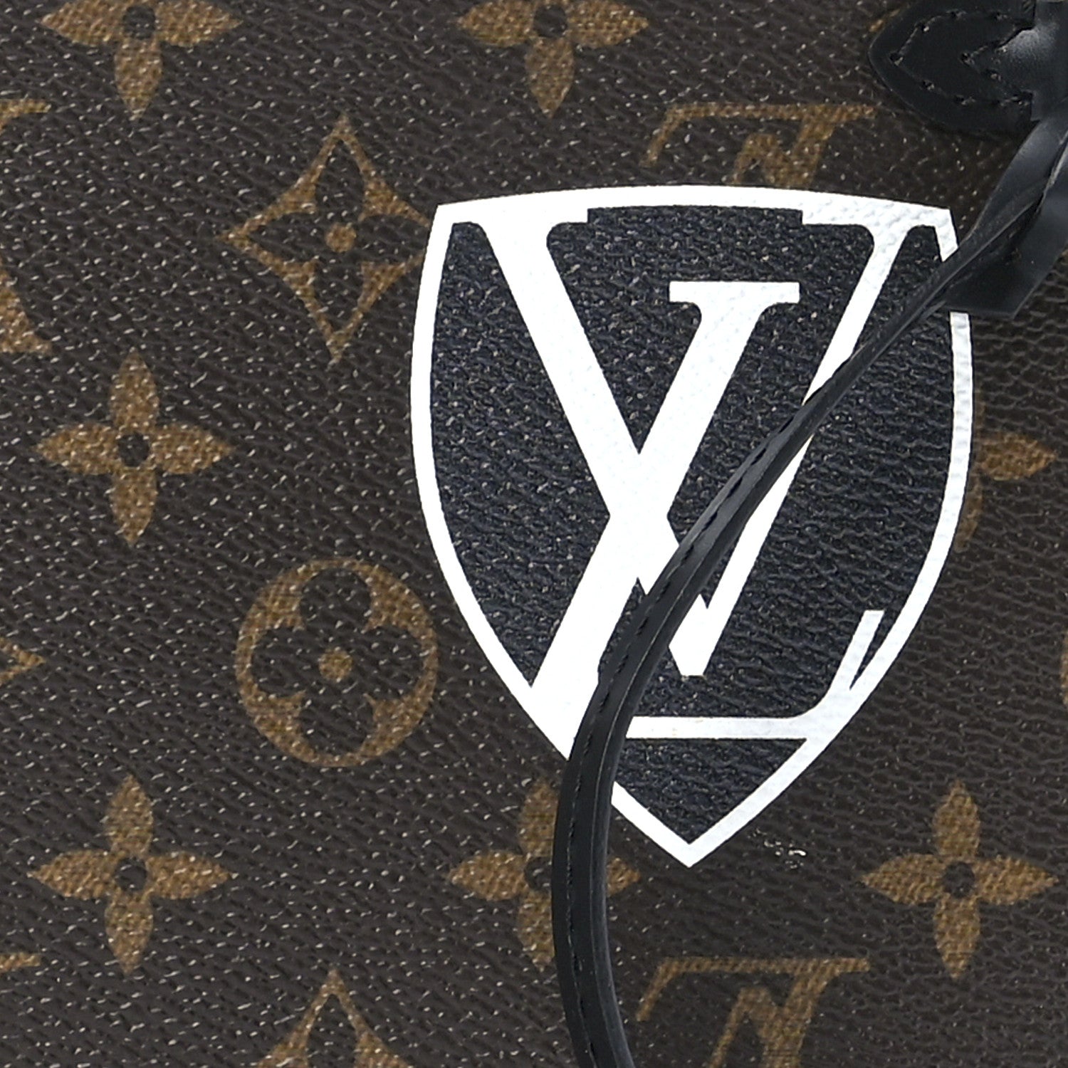 Louis Vuitton Monogram World Tour Neverfull MM GM Pochette 8 of 11