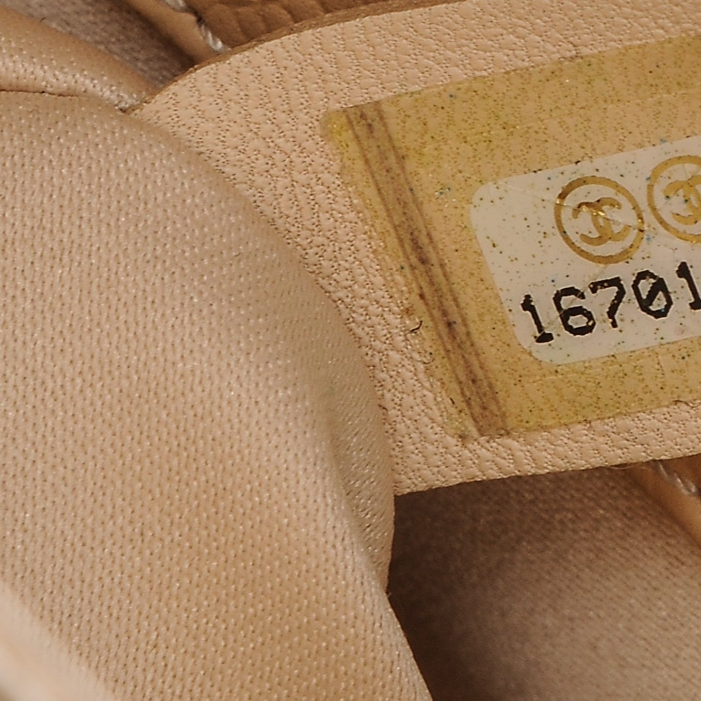Caviar Quilted Grand Shopping Tote GST Beige Clair