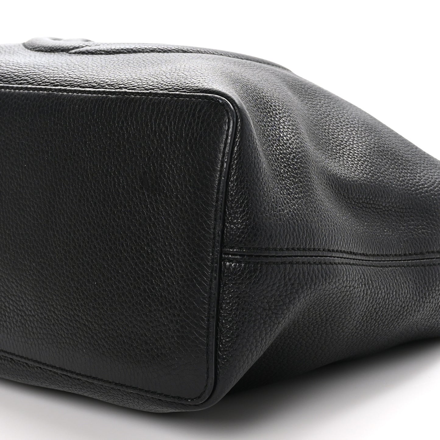 Pebbled Calfskin Large Soho Hobo Black