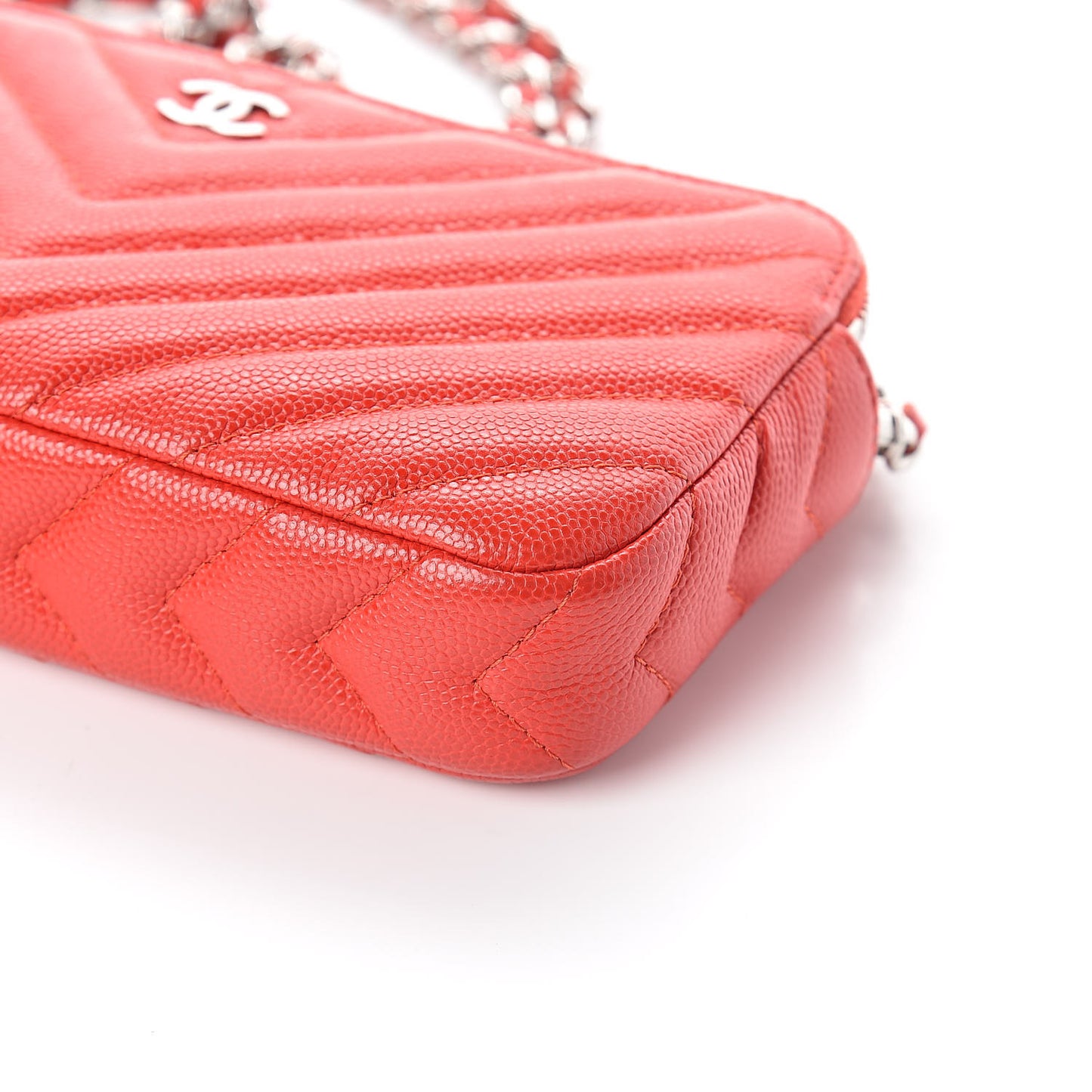 Caviar Chevron Quilted Small Clutch With Chain Red