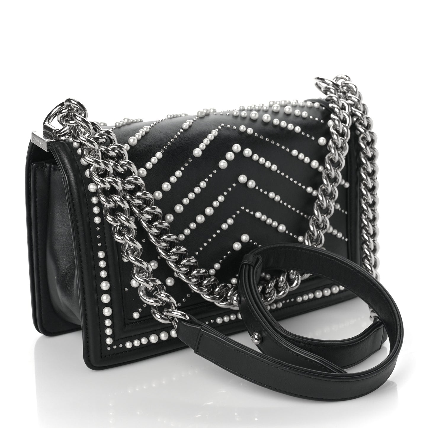 Calfskin Pearl Chevron Medium Boy Flap Black