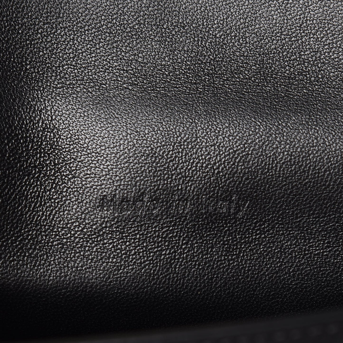 Grained Calfskin Compact Trotteur Black