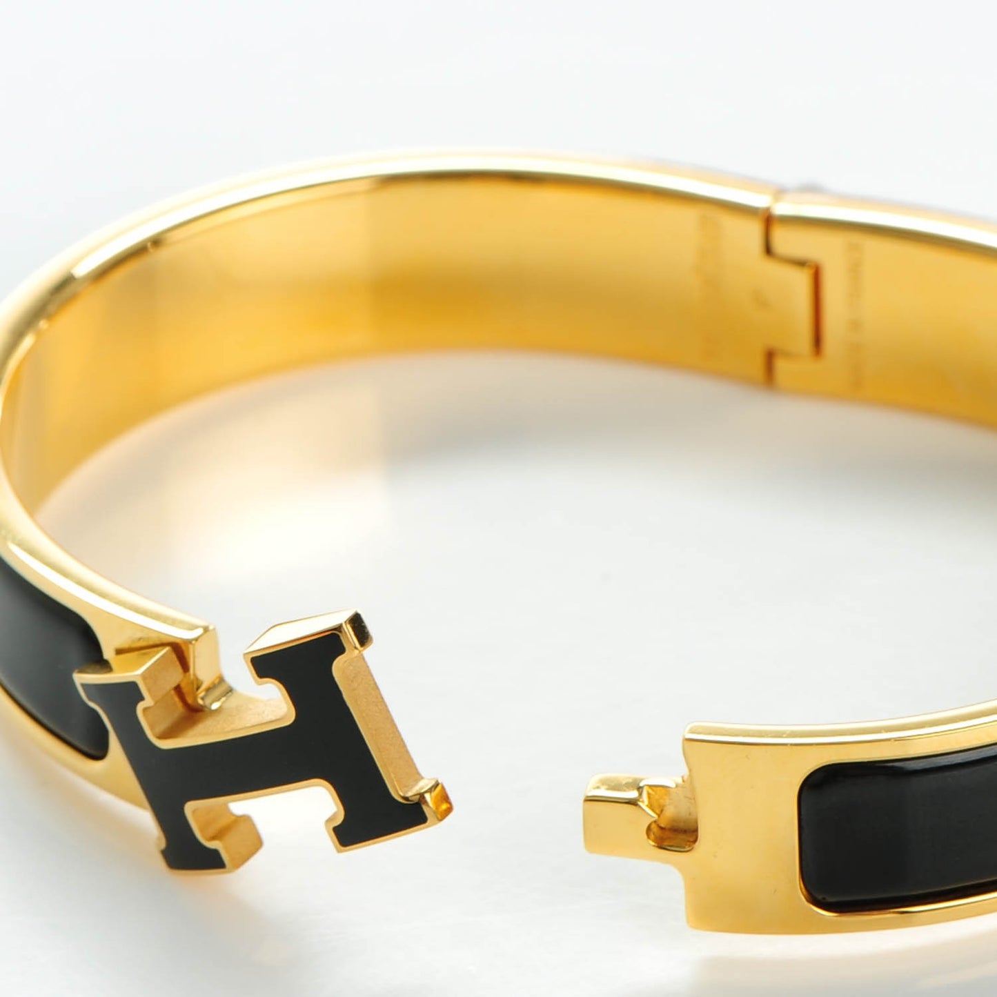 Enamel Narrow Clic Clac H Bracelet GM Black