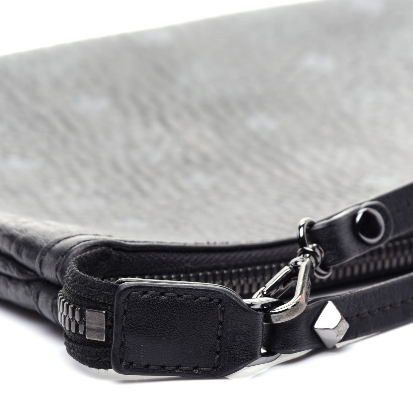 Visetos Stark Wristlet Pouch Black