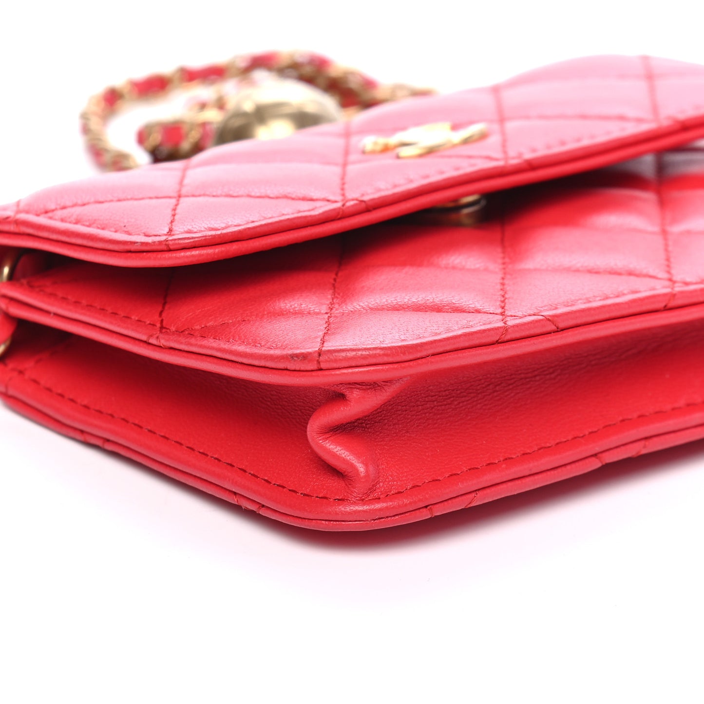 Lambskin Quilted Pearl Crush Clutch With Chain Red