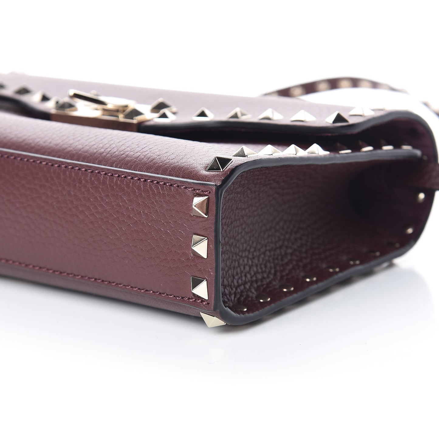 Pebbled Calfskin Medium Rockstud Flip Lock Crossbody Bag Rubin