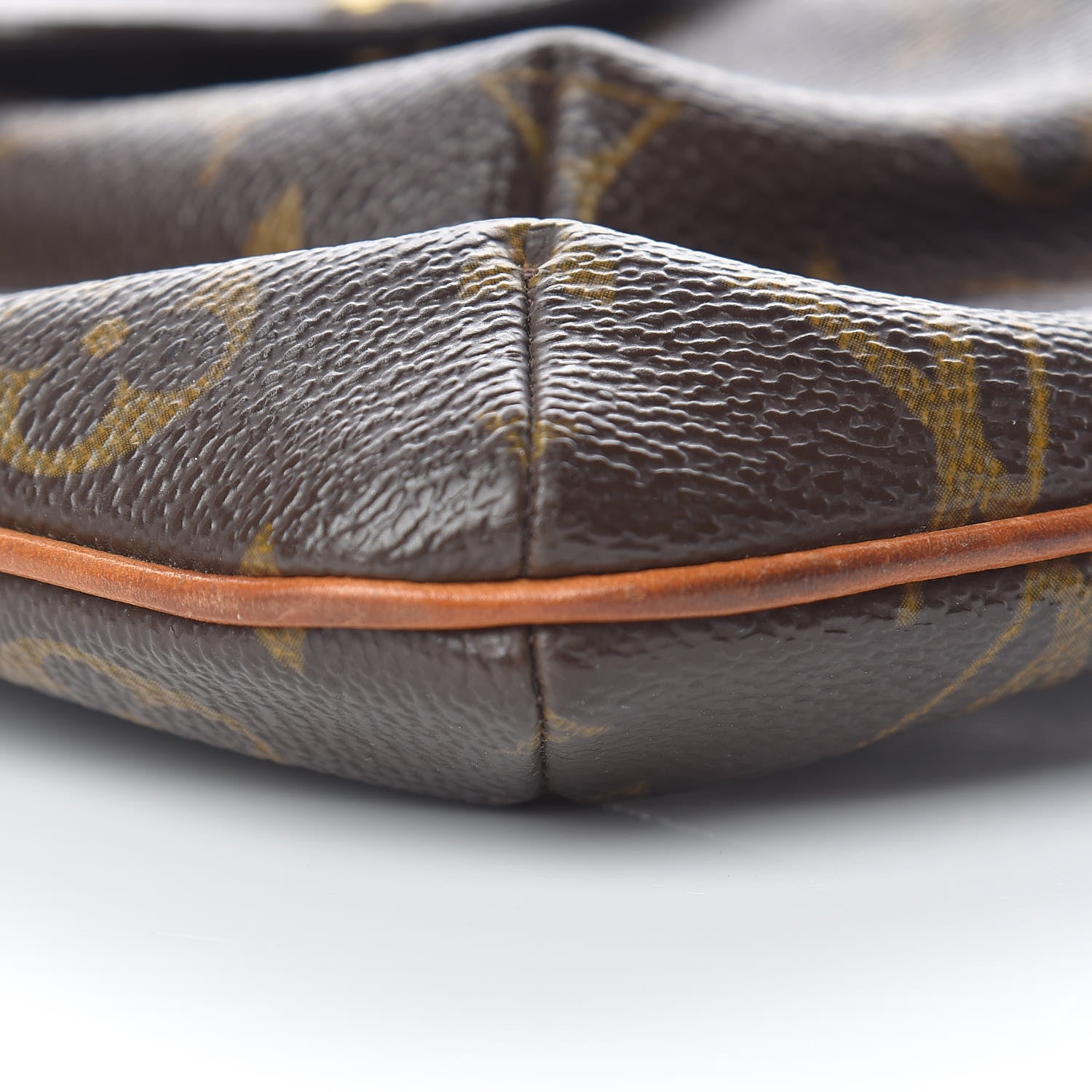 Louis Vuitton Monogram Partition Wristlet 9 of 10