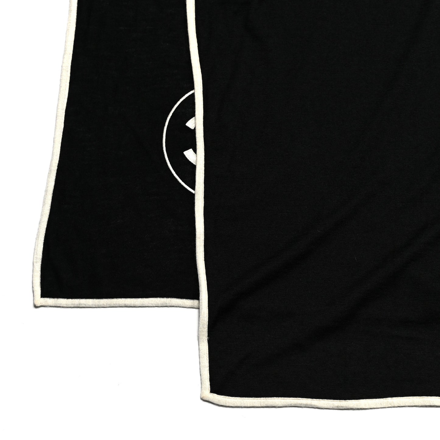 Cashmere Silk CC Logo Stole Black White