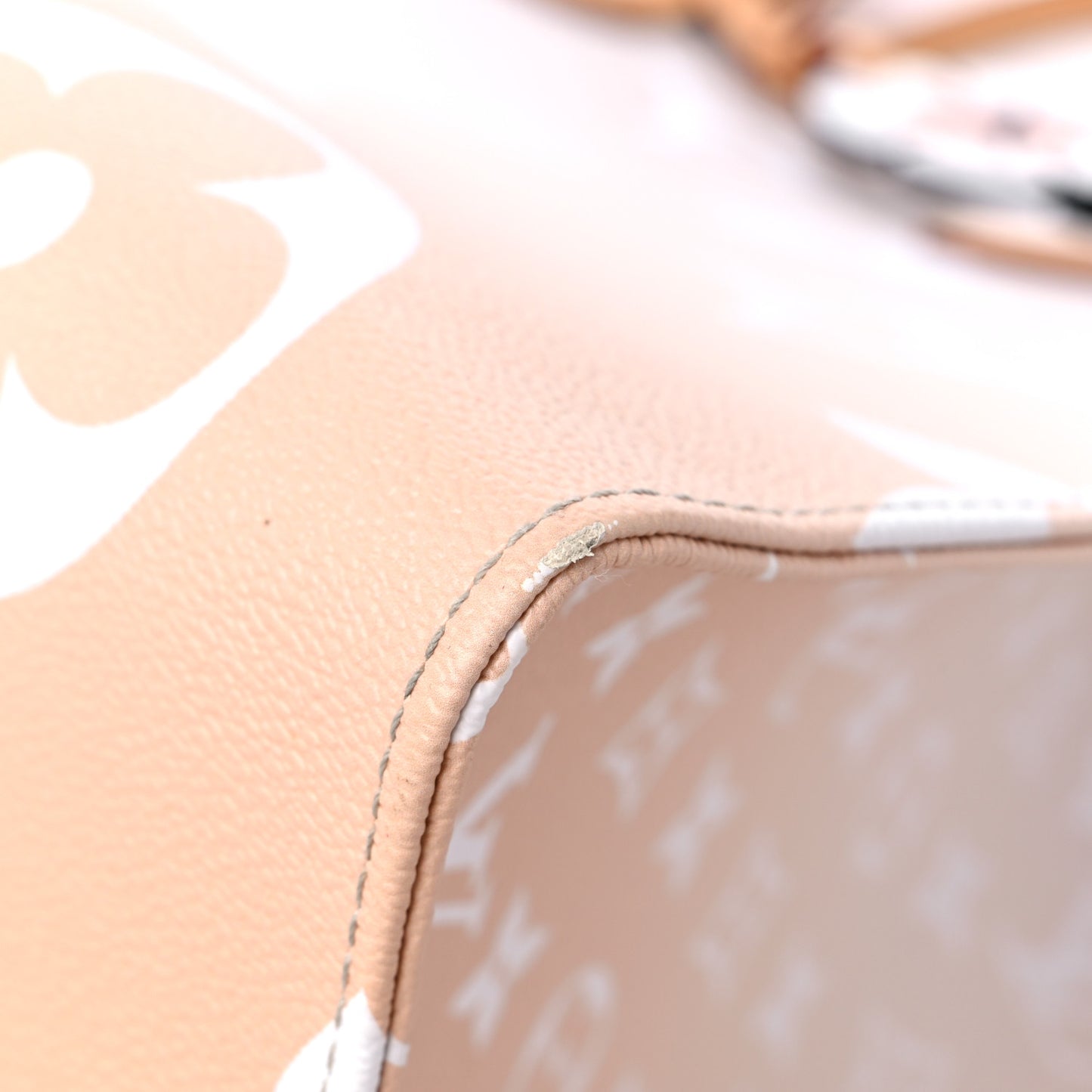 Monogram Giant By The Pool OnTheGo GM Brume