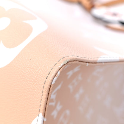 Louis Vuitton Monogram Giant By The Pool OnTheGo GM Brume 7 of 18