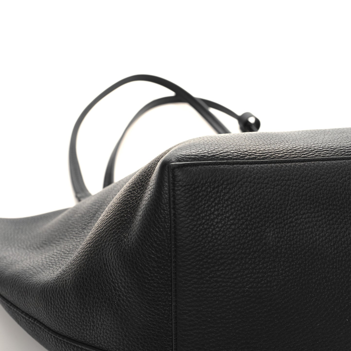 Grained Calfskin Park Tote Three Black