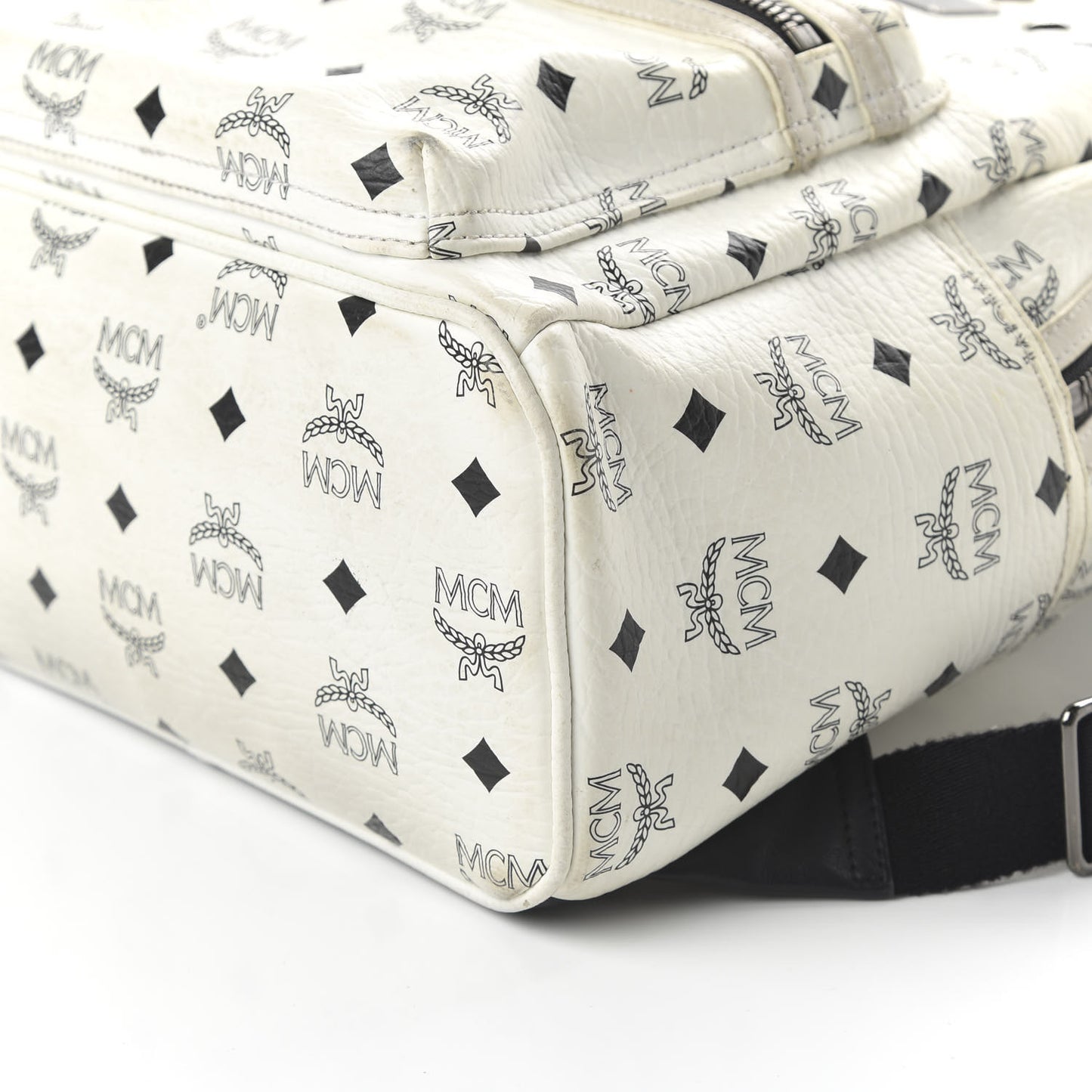 Visetos Small Sprinkle Stud Stark Backpack White