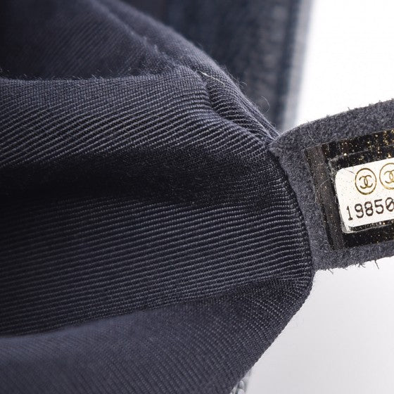 Caviar Quilted New Medium Boy Flap Dark Navy Blue