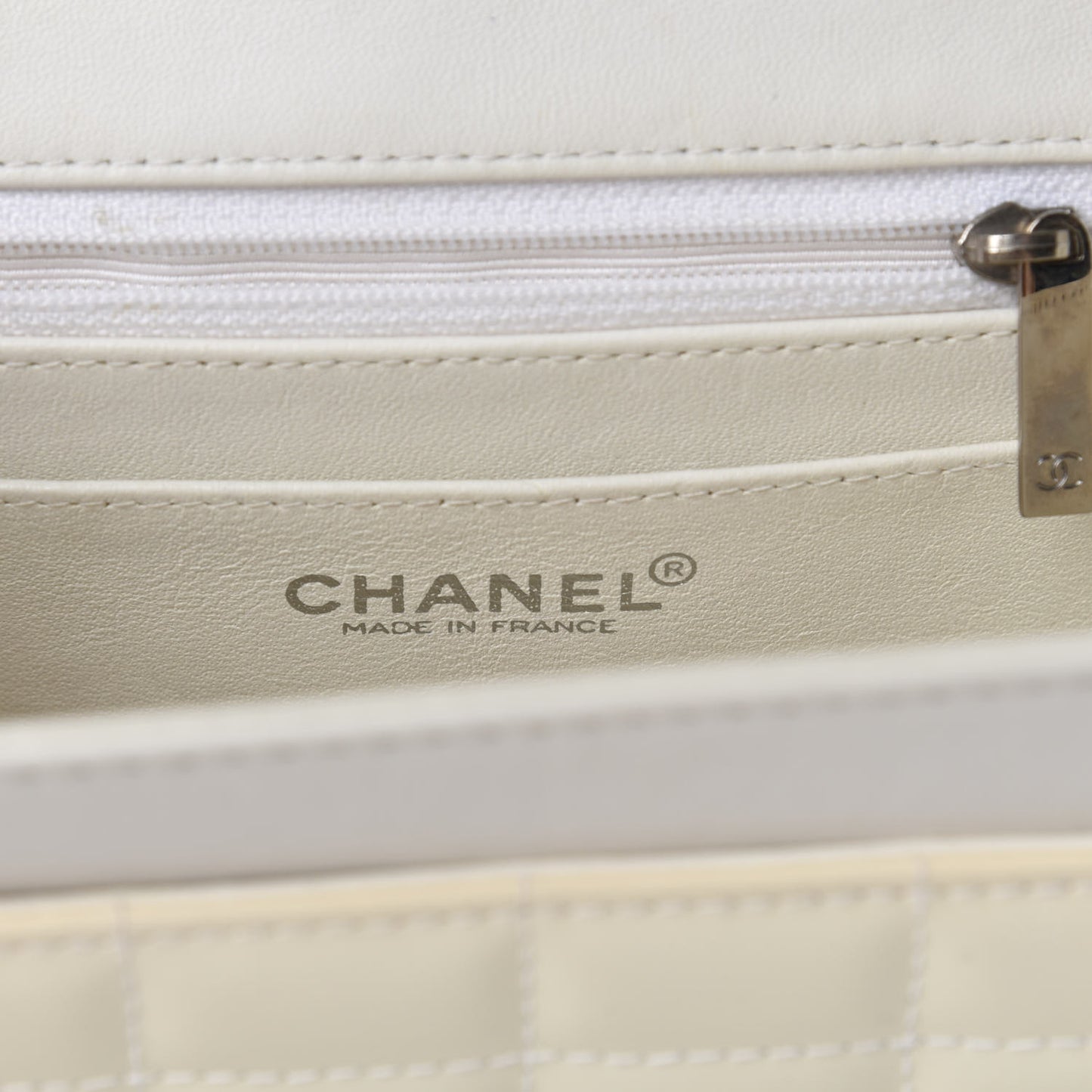 Lambskin Patent Chocolate Bar Flap White Black