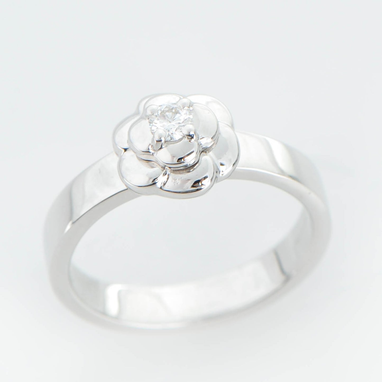 18K White Gold Diamond Camellia Ring 6.5