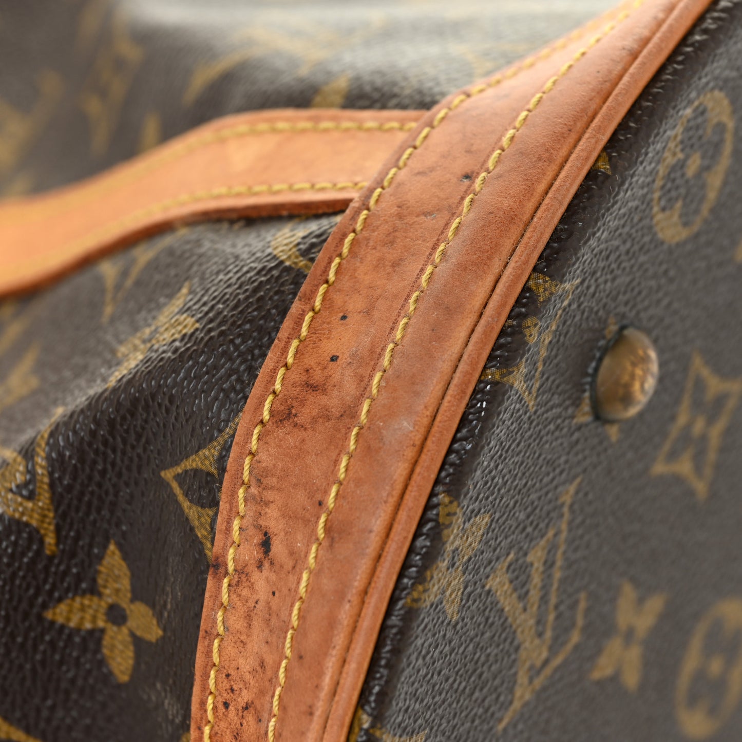 Monogram Bucket 27