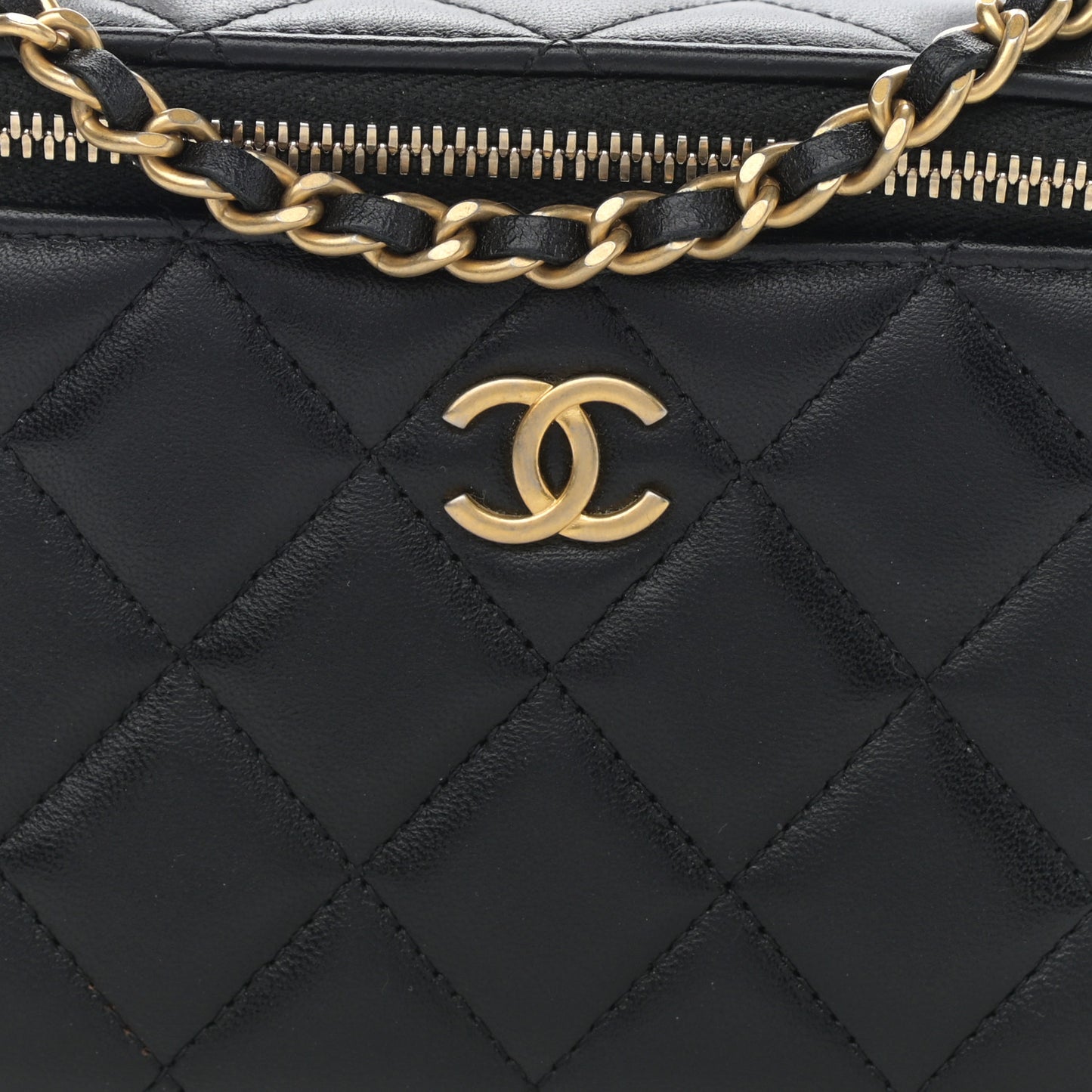 Lambskin Quilted Small Top Handle Vanity Case With Chain Black