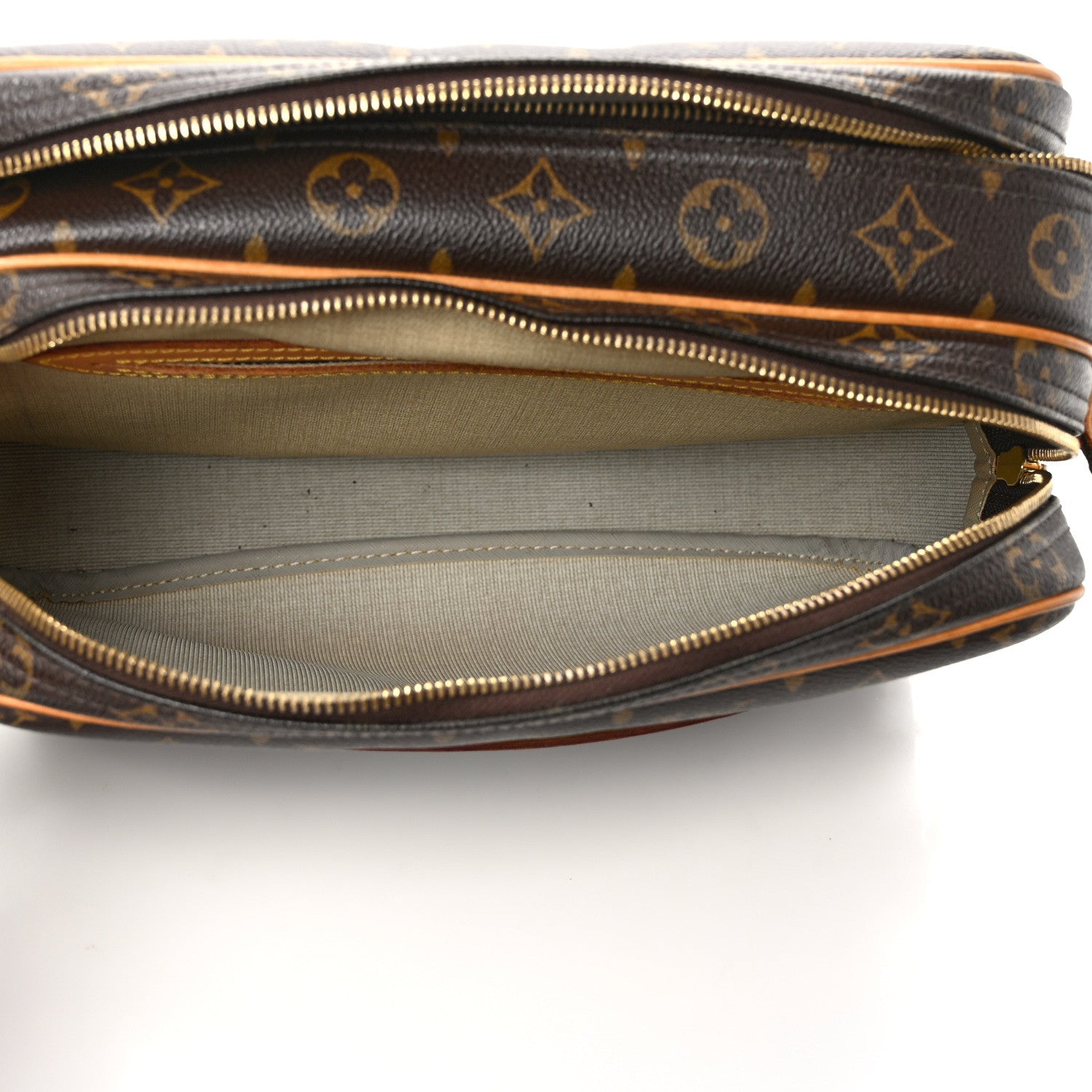 Louis Vuitton Monogram Reporter PM 7 of 11