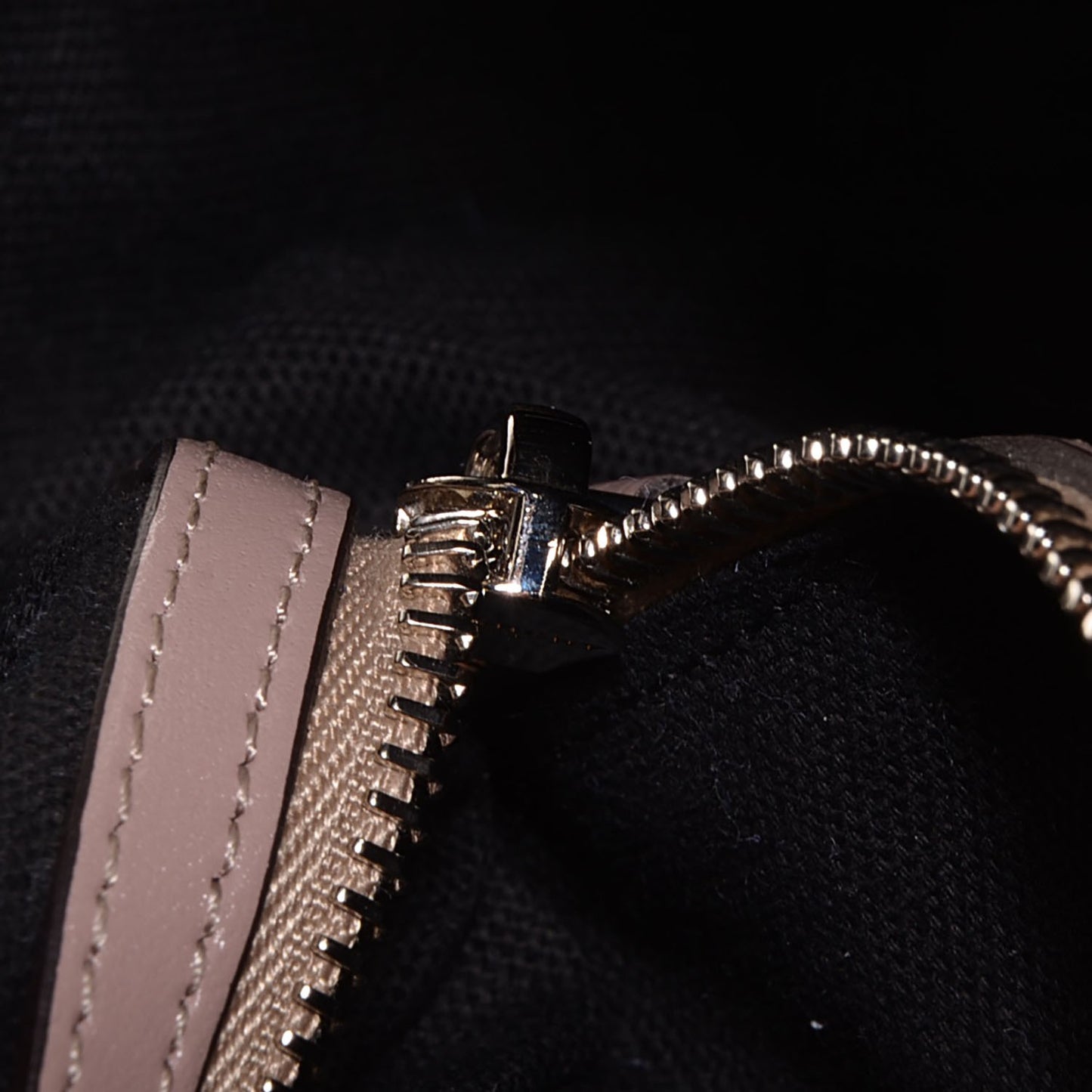 Smooth Calfskin Small Antigona Linen