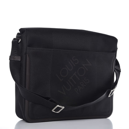 Louis Vuitton Damier Geant Messenger Bag Black 2 of 29