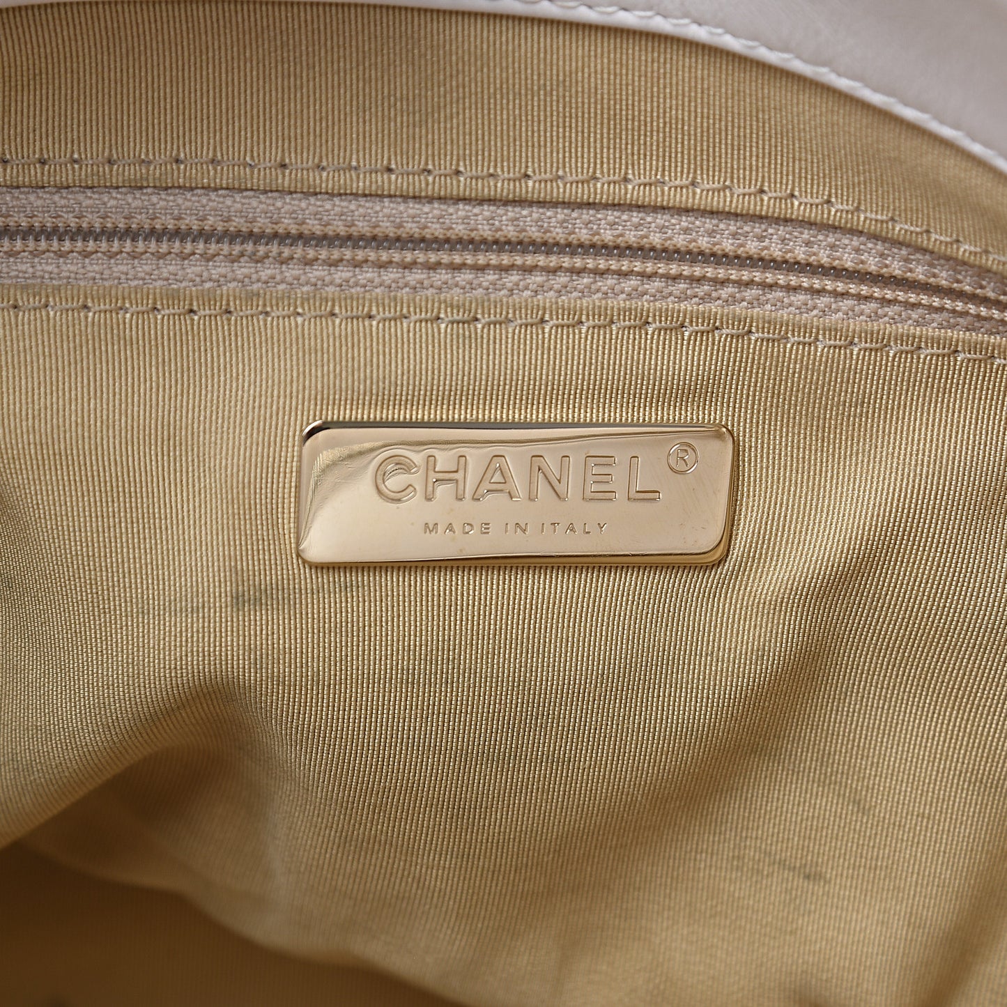 Glazed Calfskin Quilted State Of The Art Hobo White