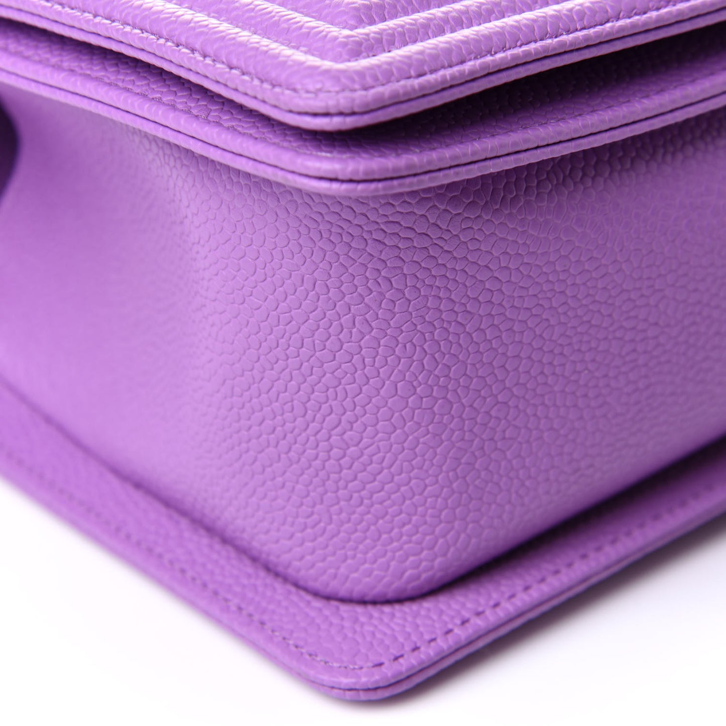 Caviar Quilted Medium Boy Flap Purple
