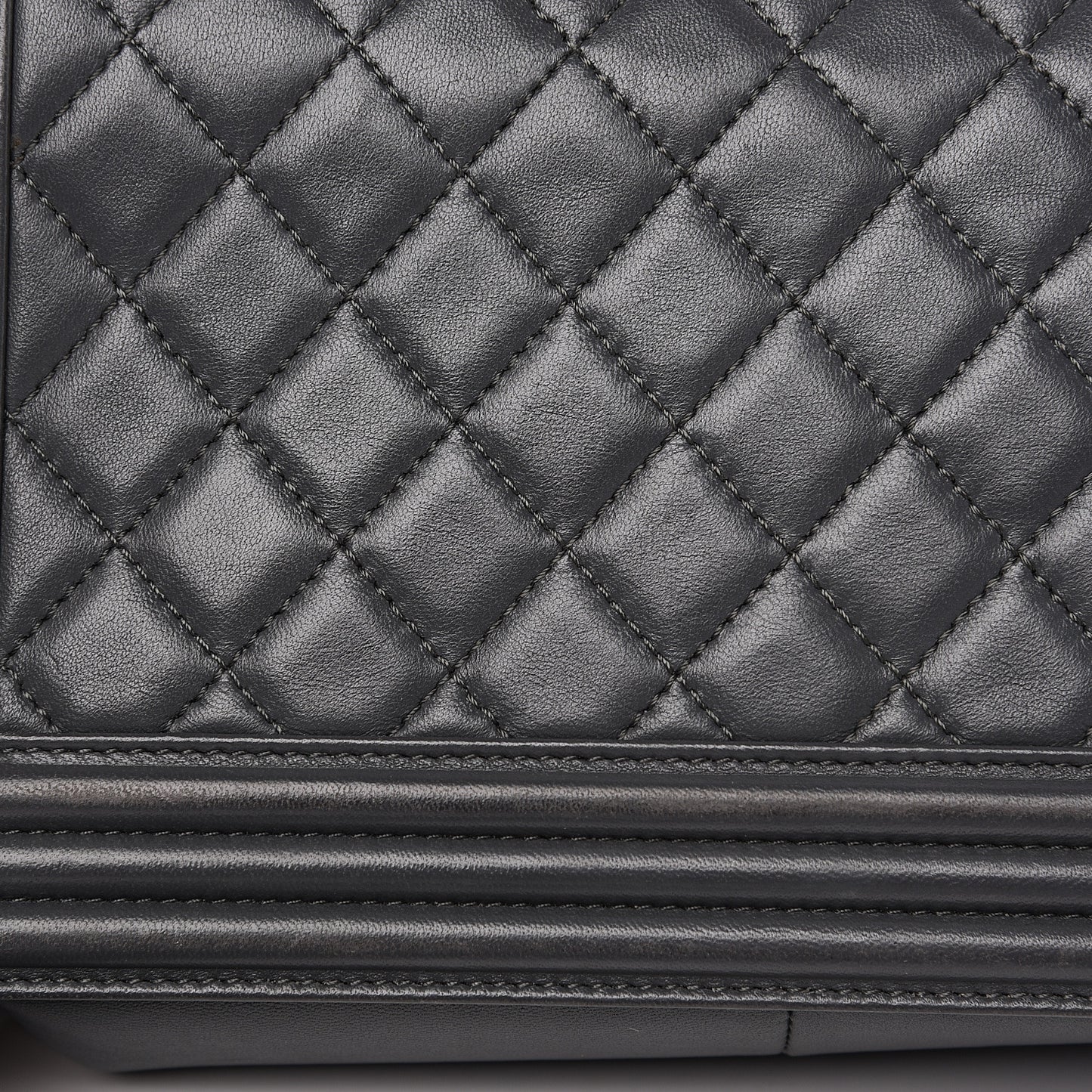 Lambskin Quilted New Medium Boy Flap Grey