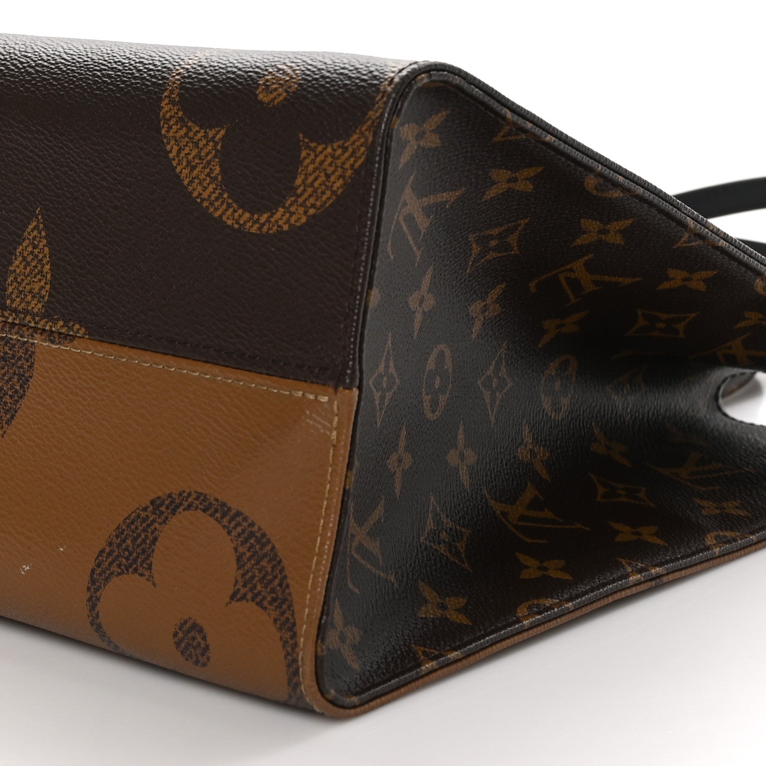 Louis Vuitton Reverse Monogram Giant Onthego MM 9 of 10