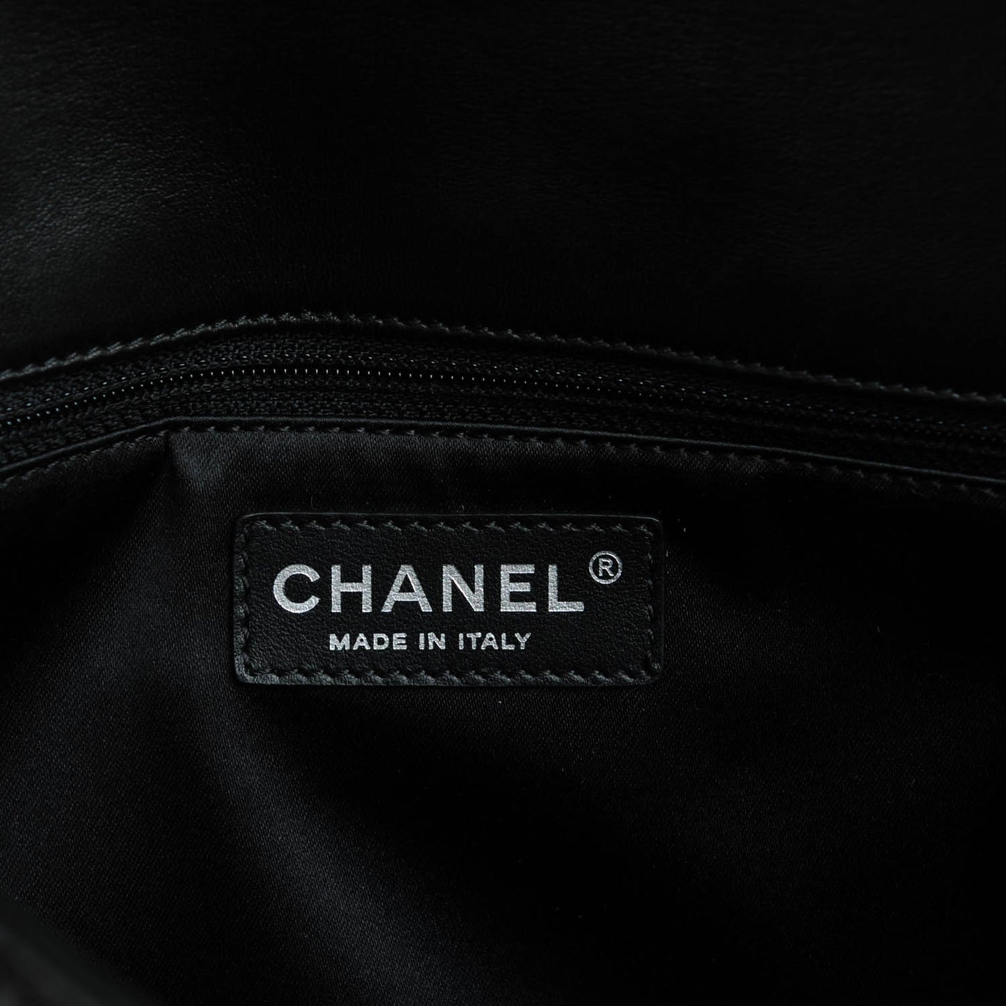 Lambskin Quilted Medium Easy Carry Flap Black