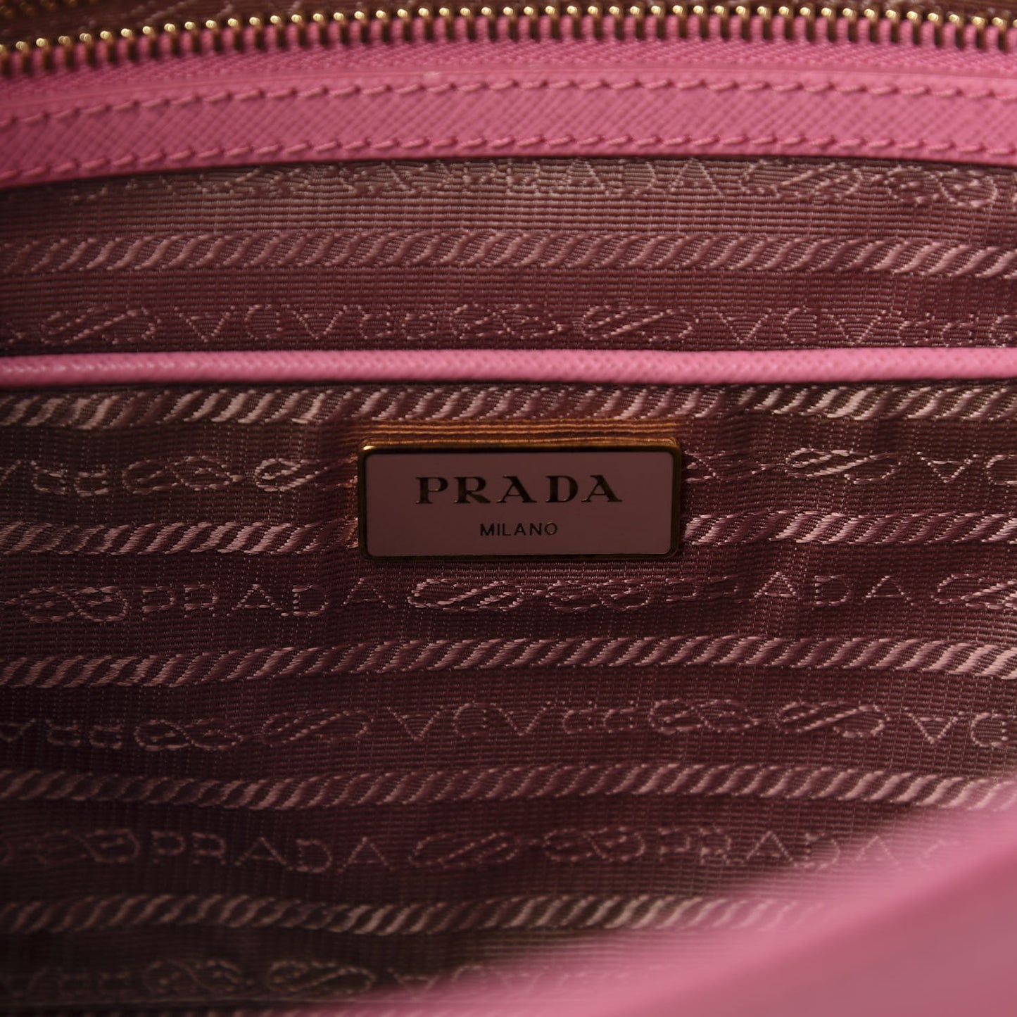 Saffiano Medium Galleria Double Zip Tote Geranio