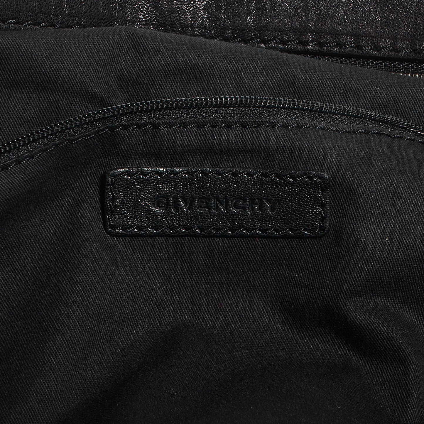 Wrinkled Lambskin Large Chain Wrap Nightingale Black