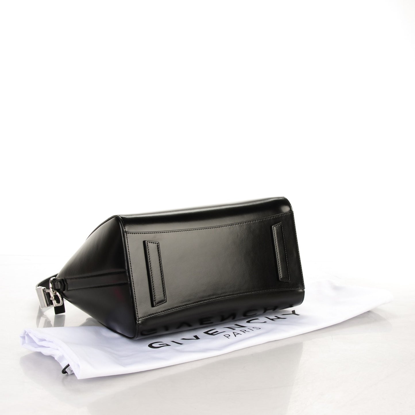 Shiny Lord Calfskin Medium Antigona Black