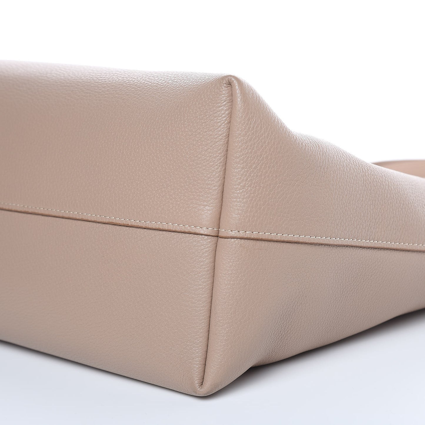 Vitello Daino Pocket Shopping Tote Cammeo