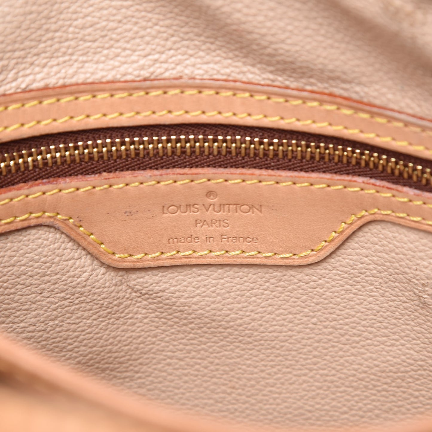 Monogram Petit Bucket 23