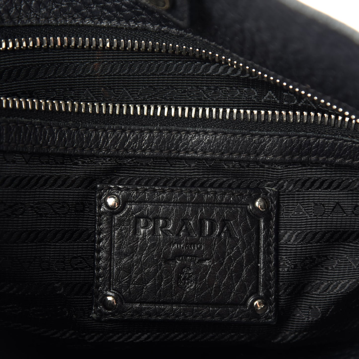 Vitello Daino Hobo Black