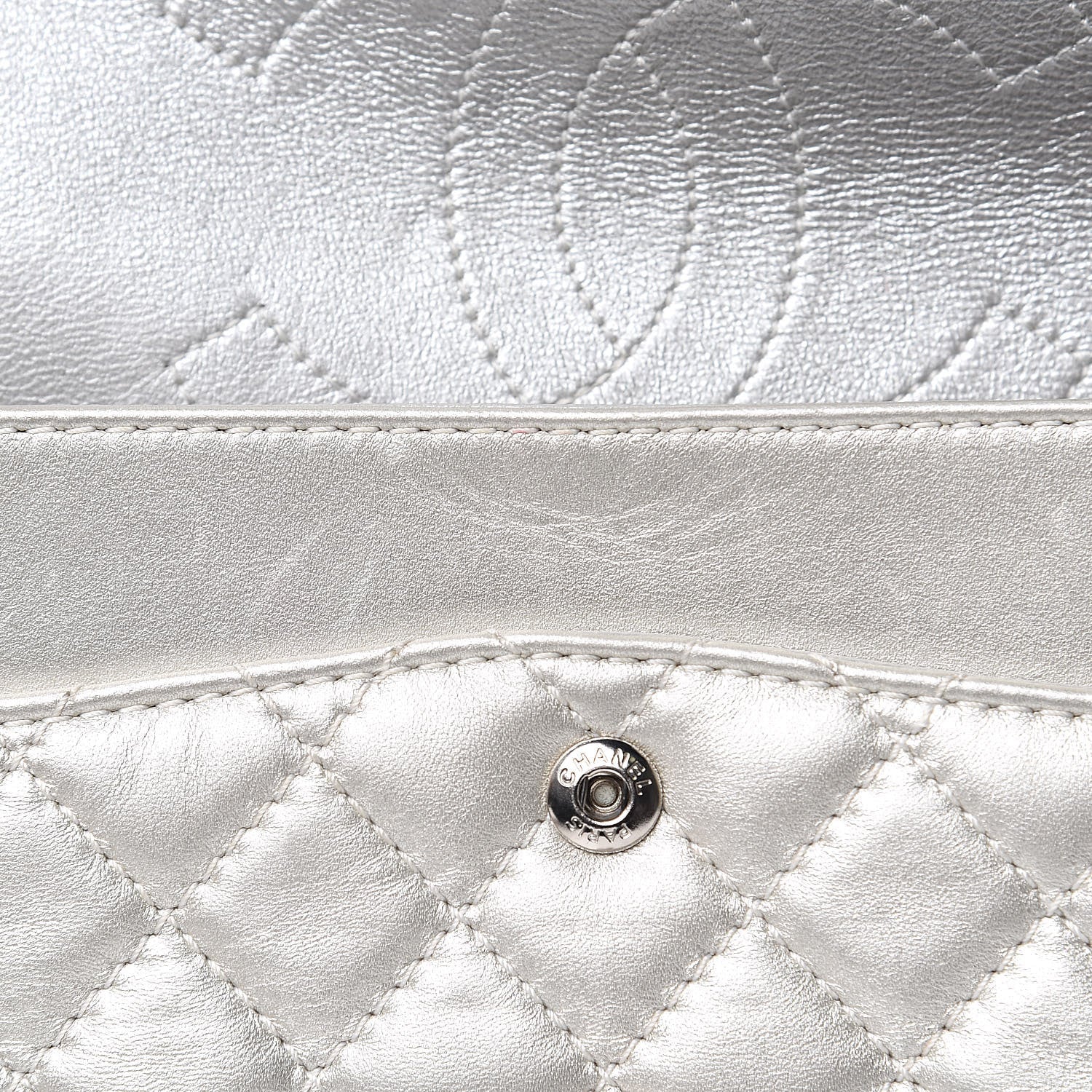 Chanel Metallic Aged Calfskin 2.55 Reissue 225 Flap Silver 15 of 16