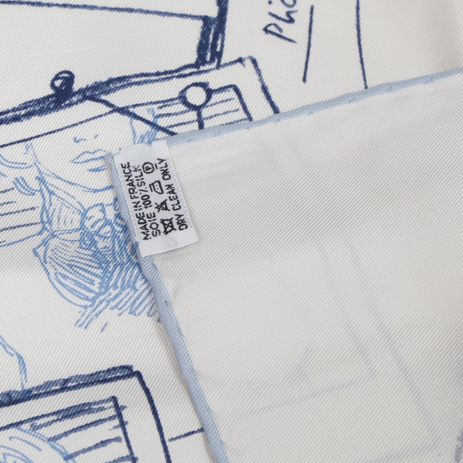 Hermes Silk Instructions Sur L'Art de Nouer et Porter Votre Carre Scarf 70 3 of 5